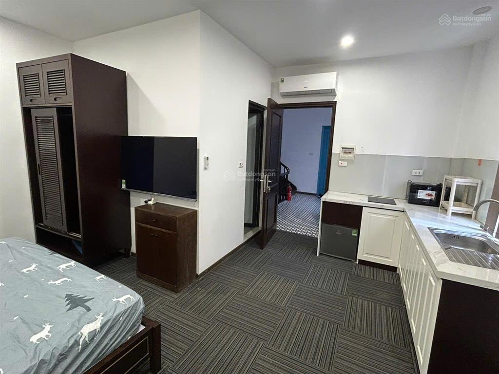 Chính chủ cho thuê studio full đồ, tiện nghi ở mặt phố linh lang, cống vị, ba đình 35m3