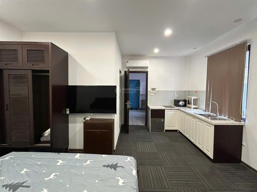 Chính chủ cho thuê studio full đồ, tiện nghi ở mặt phố linh lang, cống vị, ba đình 35m3