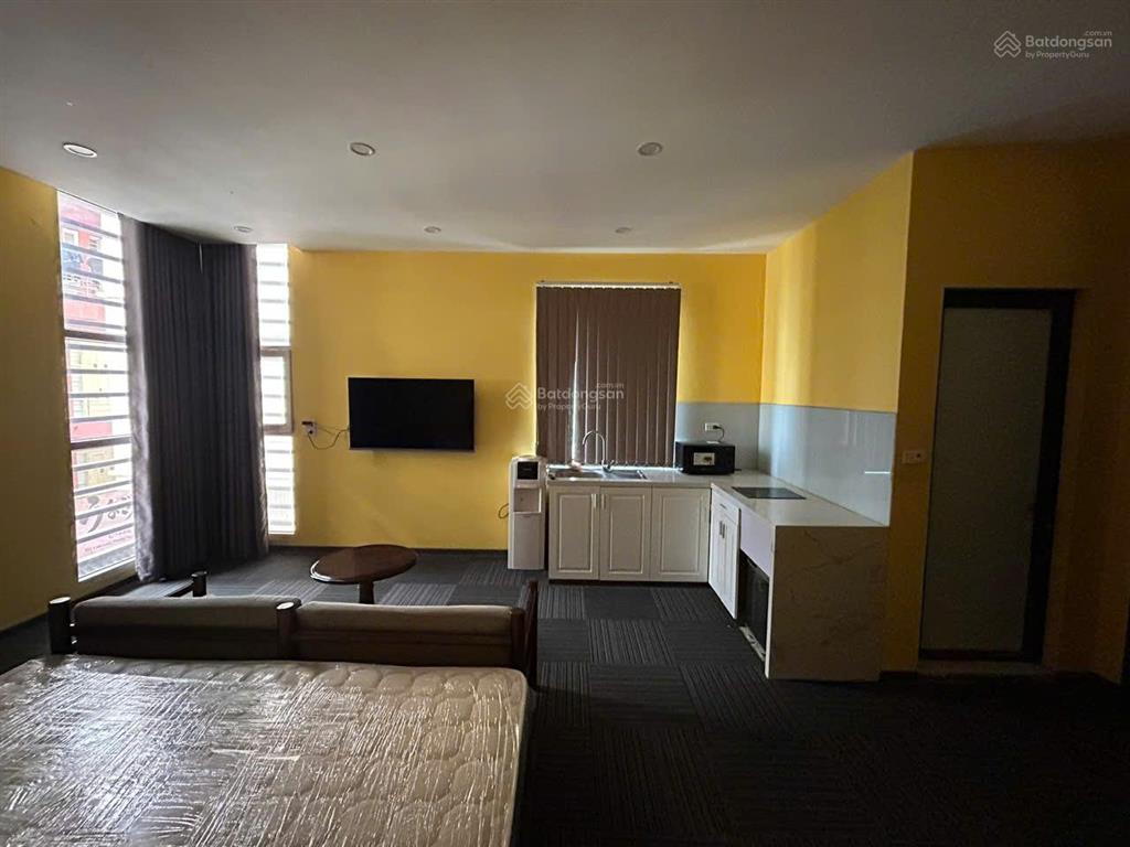 Chính chủ cho thuê studio full đồ, tiện nghi ở mặt phố linh lang, cống vị, ba đình 35m3