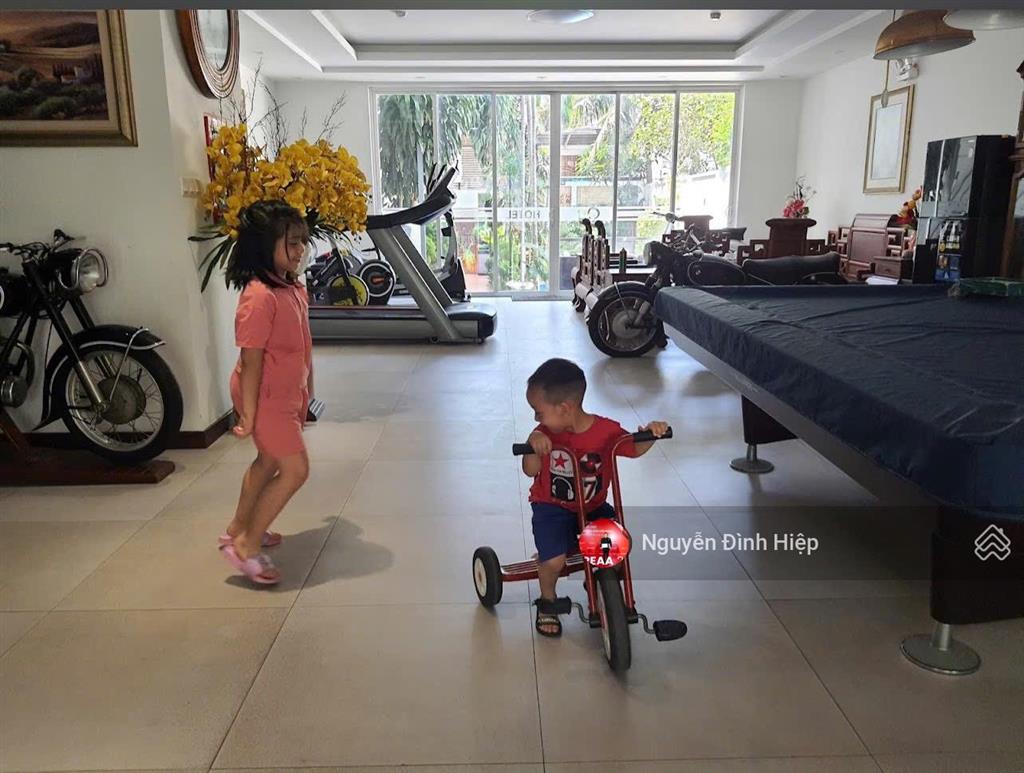 Bán hotel 650m full thổ cư mặt tiền nguyễn đình chiểu, hàm tiến khu phố tây giá cực tốt