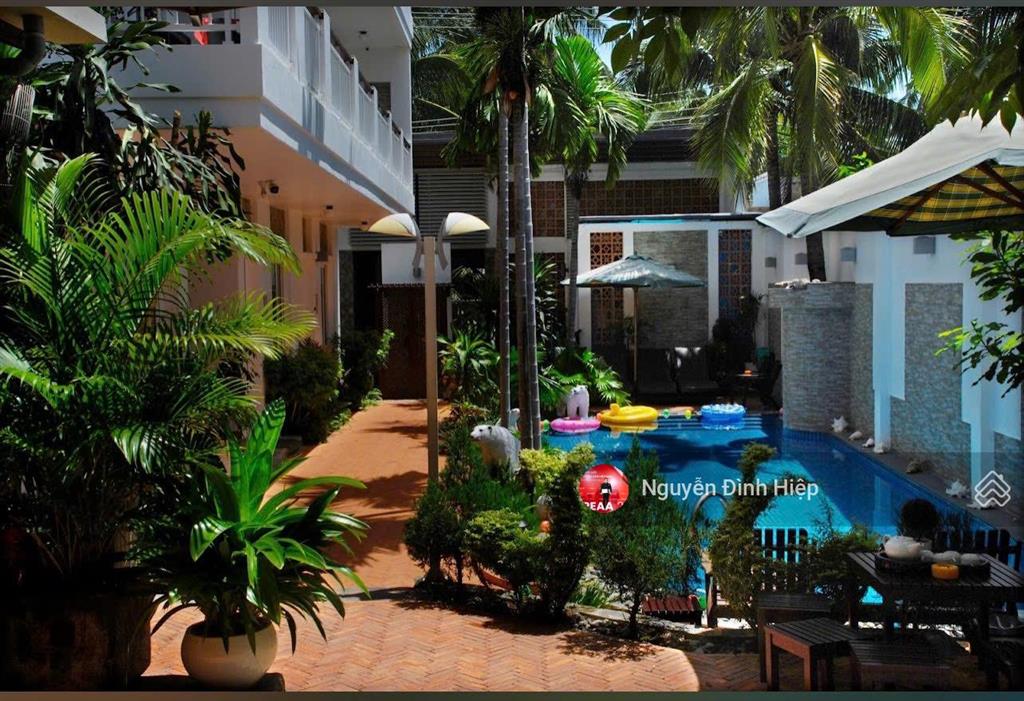 Bán hotel 650m full thổ cư mặt tiền nguyễn đình chiểu, hàm tiến khu phố tây giá cực tốt