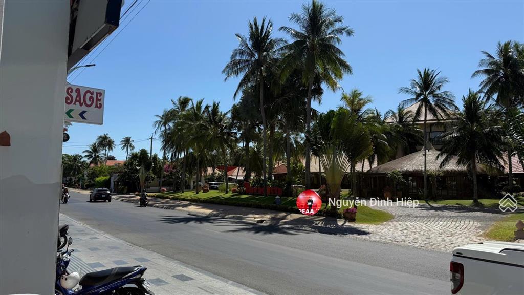 Bán 586m2 thổ cư view biển mặt tiền nguyễn đình chiểu, mũi né