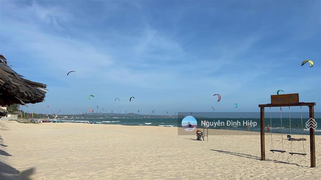 Bán 586m2 thổ cư view biển mặt tiền nguyễn đình chiểu, mũi né