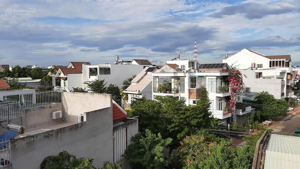 Bán 100m2 mặt tiền tôn đức thắng, trung tâm thành phố phan thiết