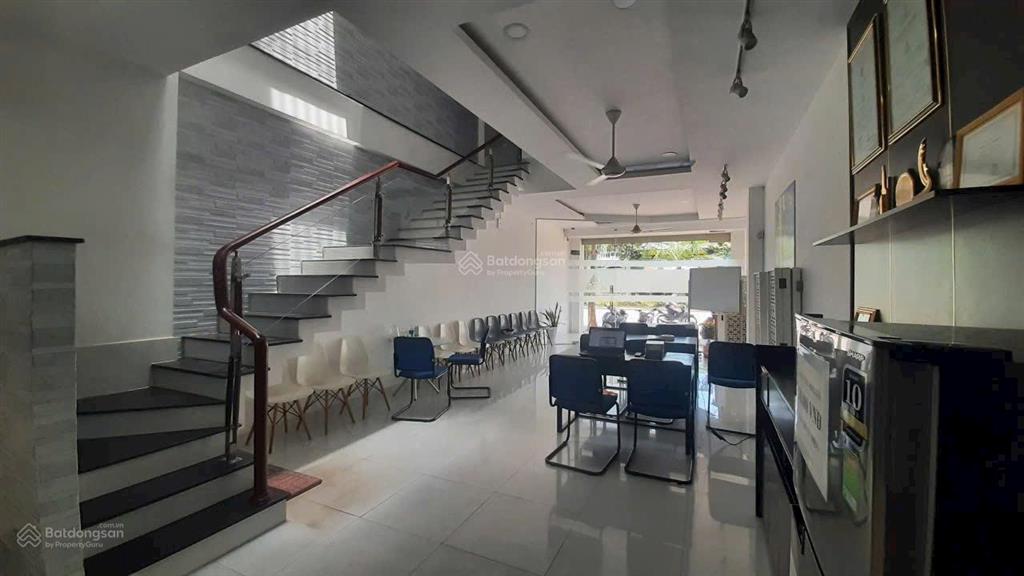 Bán 100m2 mặt tiền tôn đức thắng, trung tâm thành phố phan thiết