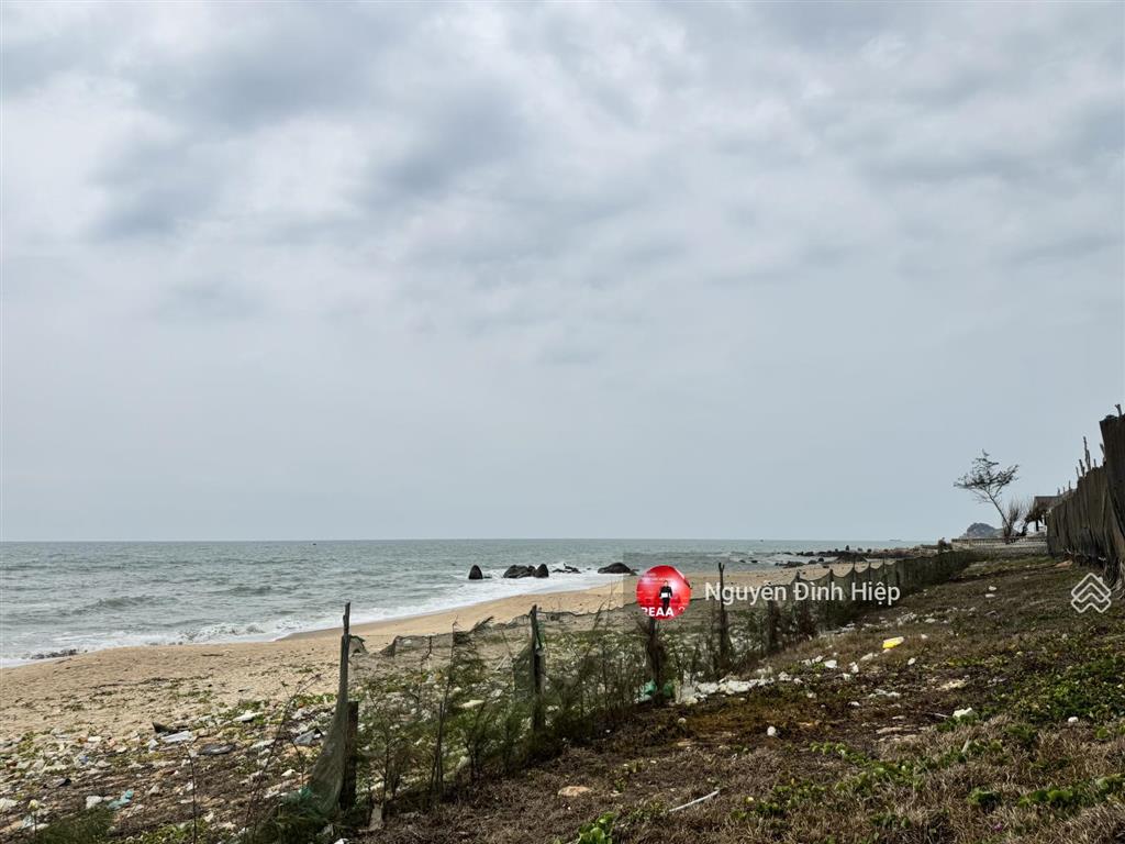 Bán 4.25ha mặt tiền biển 719, kê gà, giá tốt 3.3tr/m2