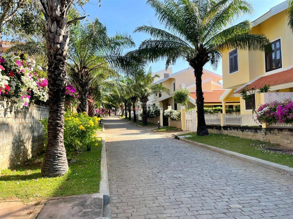 Bán 276m2 biệt thự mũi né domaine, view công viên