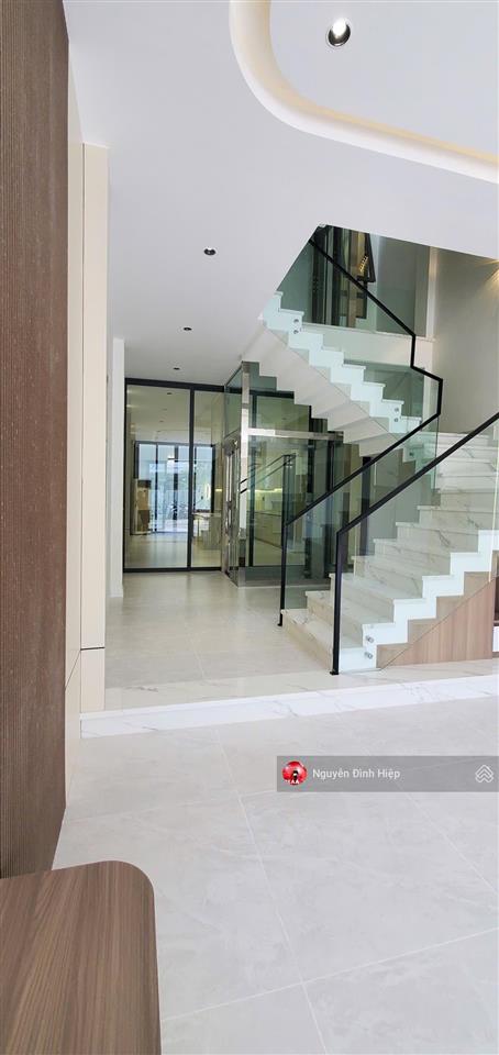 Bán nhà đẹp 100m đường đỗ hành cạnh siêu thị lotte phan thiết