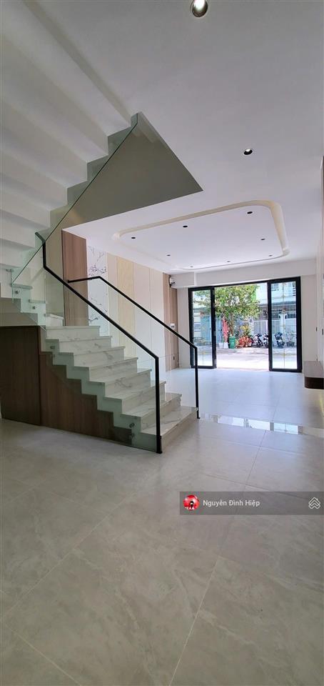 Bán nhà đẹp 100m đường đỗ hành cạnh siêu thị lotte phan thiết