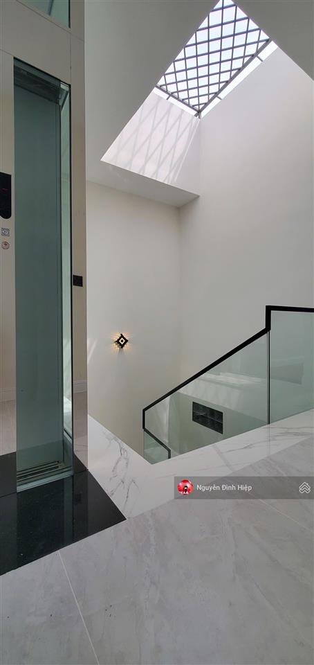 Bán nhà đẹp 100m đường đỗ hành cạnh siêu thị lotte phan thiết