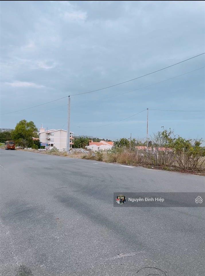 Chính chủ tôi bán lô đất đẹp 750m2 mặt tiền 20m view toàn cảnh biển nguyễn thông, phú hài