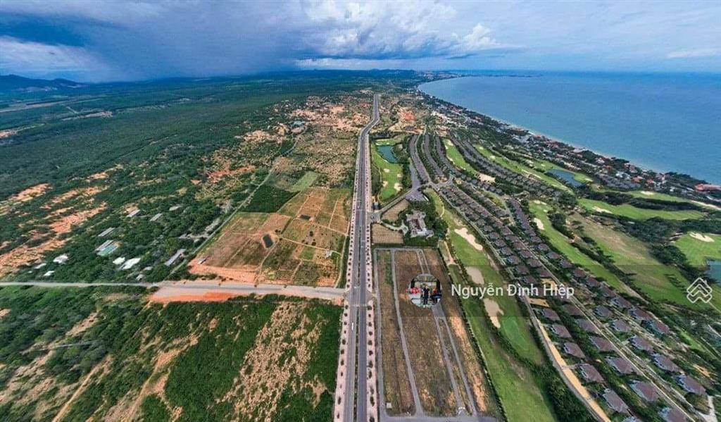 Bán 350m2 đất mặt tiền đường xuống biển dự án diamond bay mũi né giáp sun group