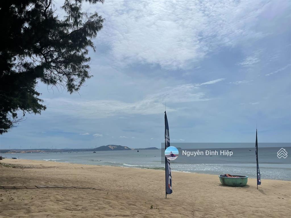 Bán 3700m2 thổ cư view biển mặt tiền nguyễn cơ thạch, mũi né. giá tốt 7tr/m2