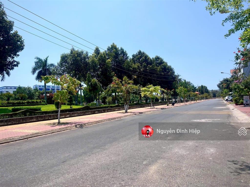 Bán 100m2 mặt tiền nguyễn bình, xuân an trung tâm phan thiết đối diện công viên
