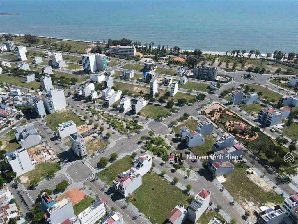Bán lô góc e4 158m hướng biển ocean dunes