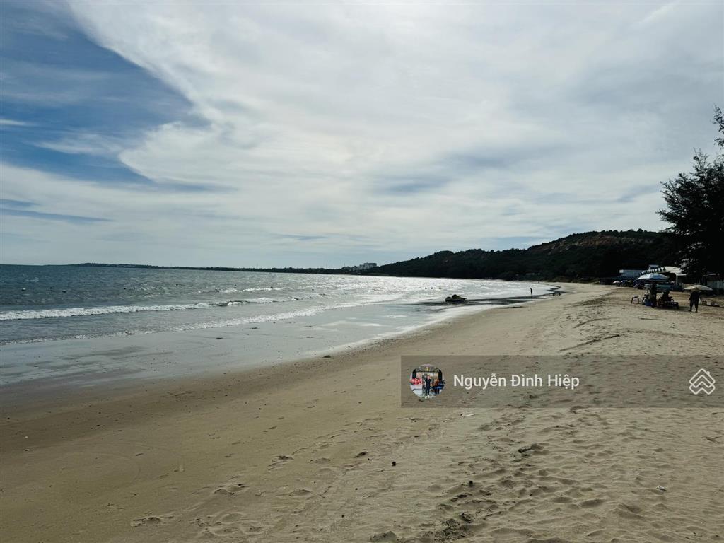 Bán 1300m2 view biển mặt tiền nguyễn cơ thạch, mũi né giá tốt