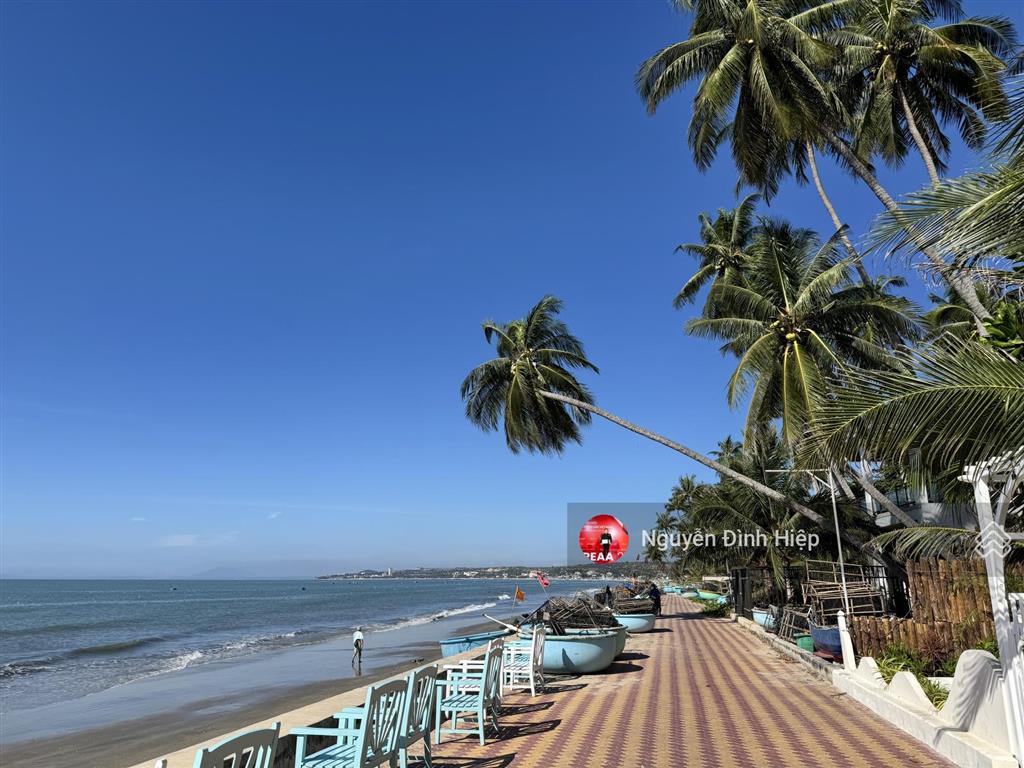 Bán 980m2 thổ cư mặt biển khu phố tây hoà bình, mũi né liền kể sun group