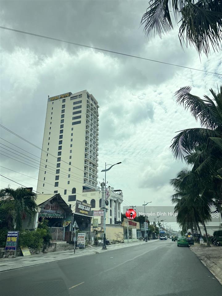 Bán 5000m2 thổ cư mặt biển đẹp đường nguyễn đình chiểu, mũi né, khu phố tây