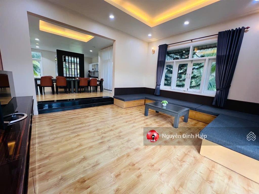 Bán biệt thự sea links mũi né dãy r view biển kế lâu đài rượu vang, sân golf