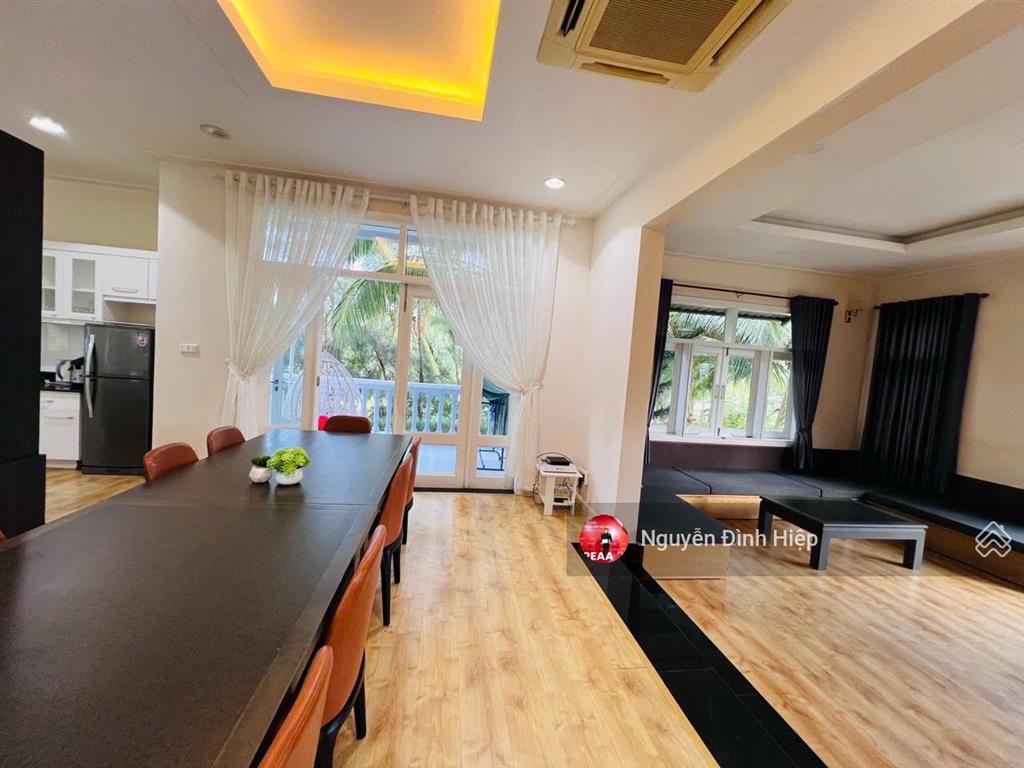 Bán biệt thự sea links mũi né dãy r view biển kế lâu đài rượu vang, sân golf
