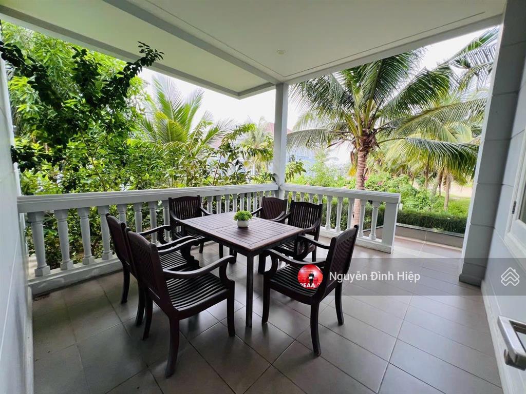 Bán biệt thự sea links mũi né dãy r view biển kế lâu đài rượu vang, sân golf