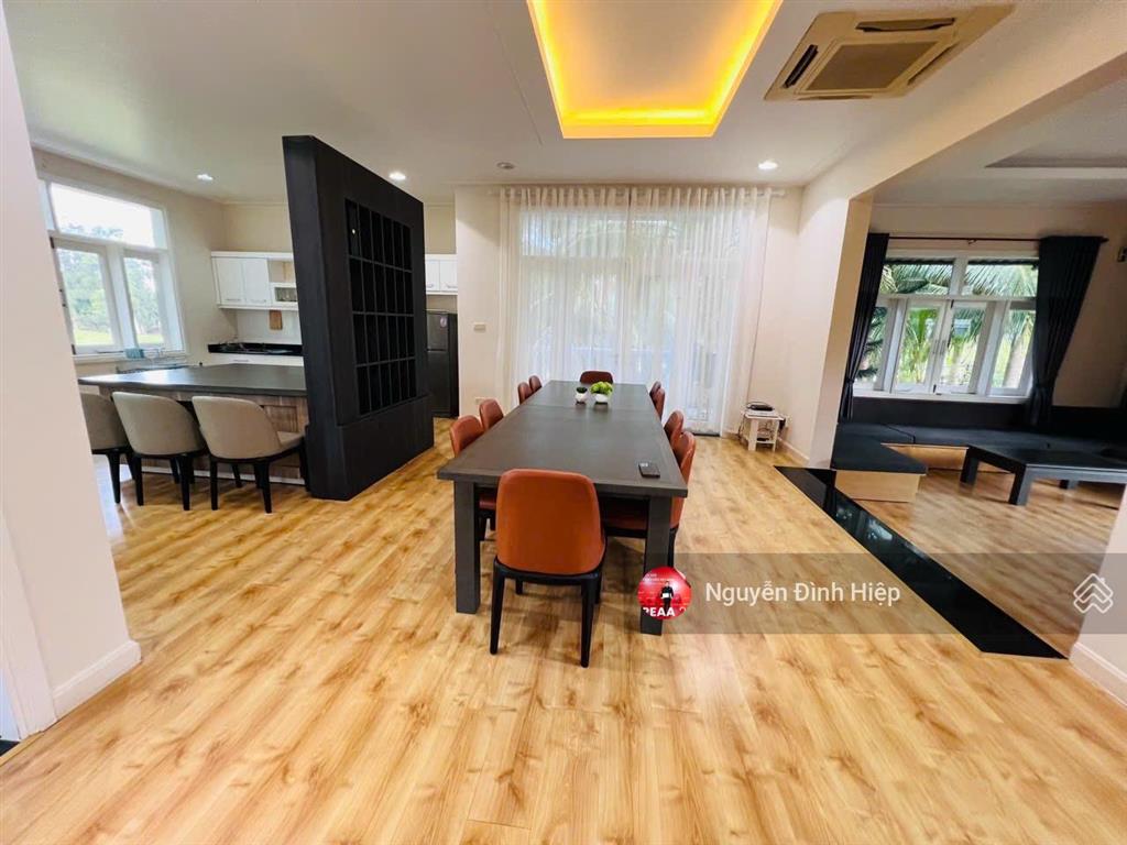 Bán biệt thự sea links mũi né dãy r view biển kế lâu đài rượu vang, sân golf