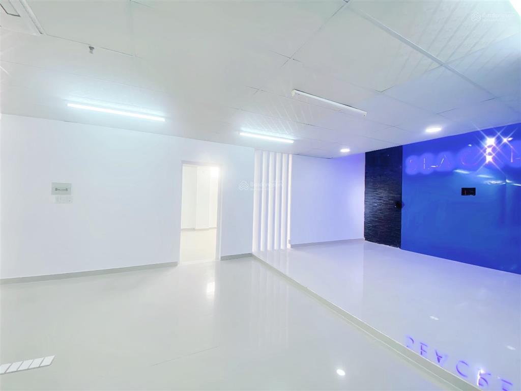 Cho thuê văn phòng diện tích lớn tới 350 m2 (linh hoạt chia nhỏ)