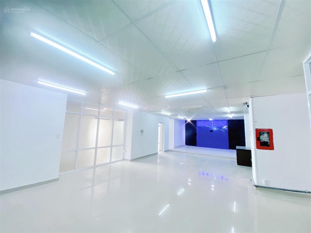 Cho thuê văn phòng diện tích lớn tới 350 m2 (linh hoạt chia nhỏ)