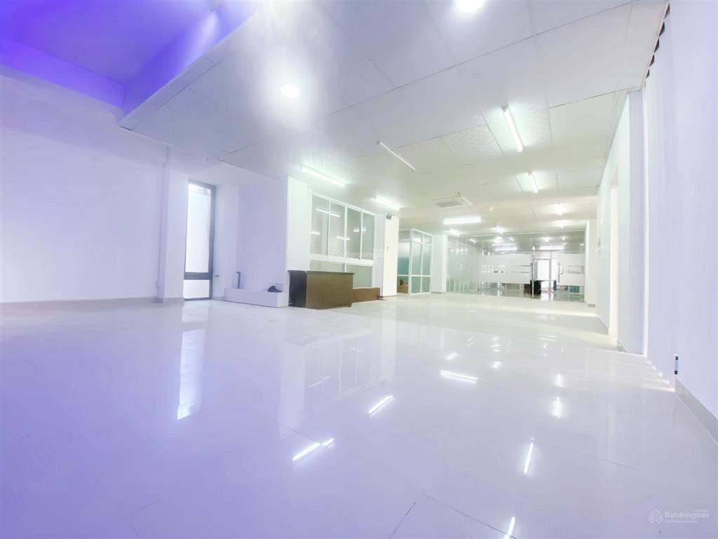 Cho thuê văn phòng diện tích lớn tới 350 m2 (linh hoạt chia nhỏ)