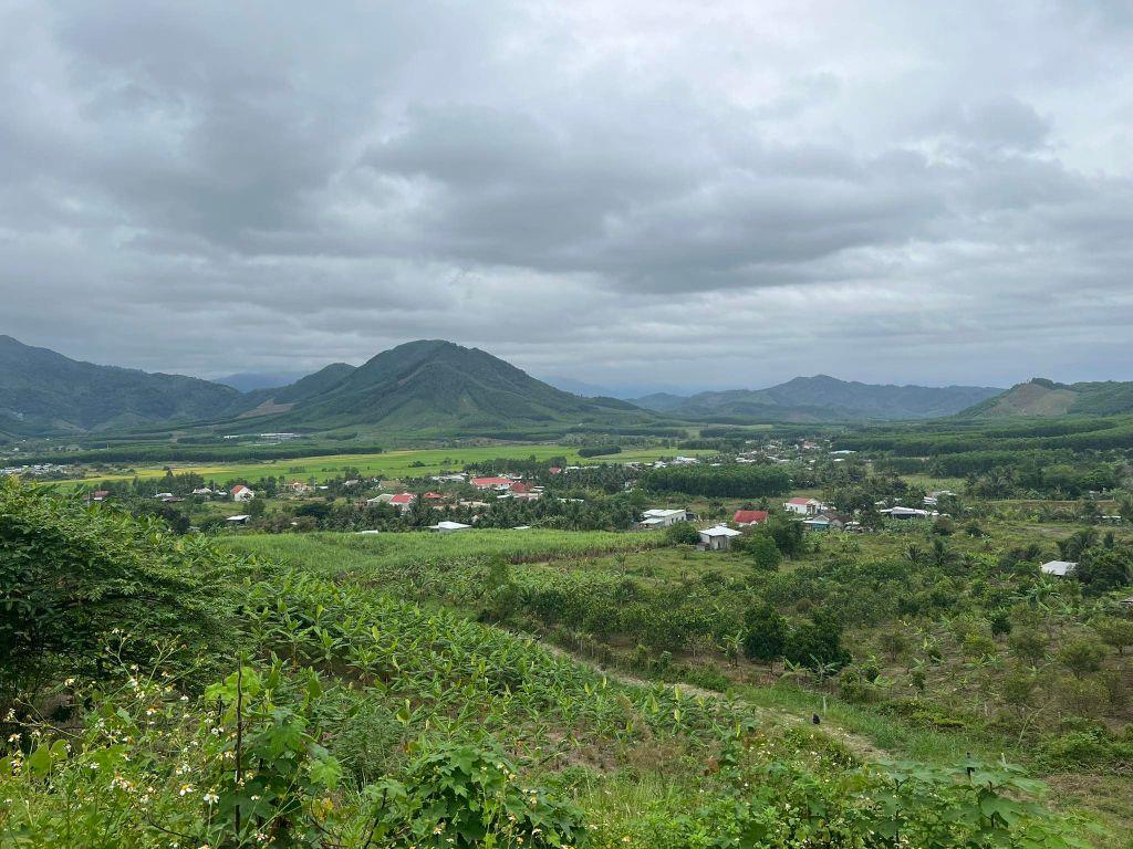 bán 1,3 hecta đất view đẹp đường oto gần chợ trường, cách Nha Trang 30p giá rẻ