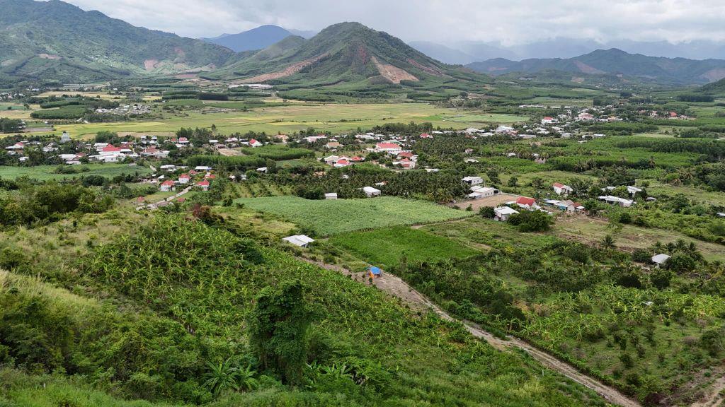 bán 13.000m2 đất đường oto view đẹp gần chợ trường xã Diên Tân, Diên Khánh giá rẻ