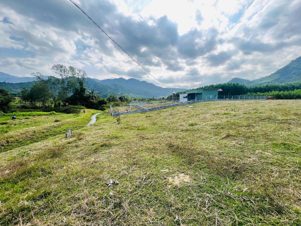 bán đất 1.000m2 view đẹp đường oto giá 750tr, cách Nha Trang 30p LH 0788.558.552