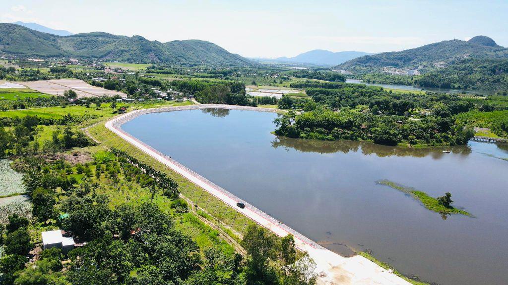 bán đất 1.000m2 view đẹp đường oto giá 750tr, cách Nha Trang 30p LH 0788.558.552