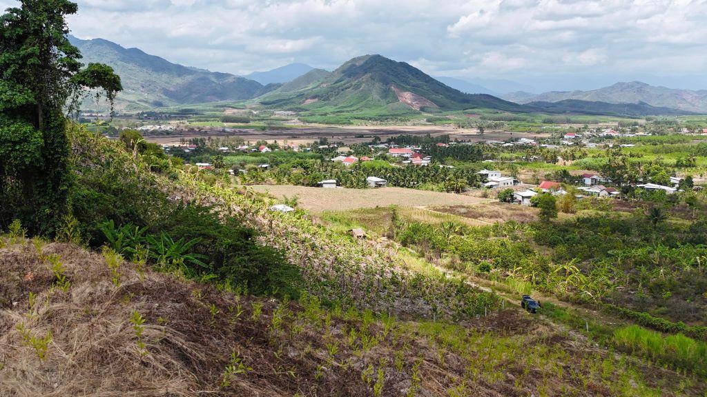 bán đất view đẹp đường otô 1,3 hecta giá 113k/m2 cách Nha Trang chỉ 30p LH 0788.558.552