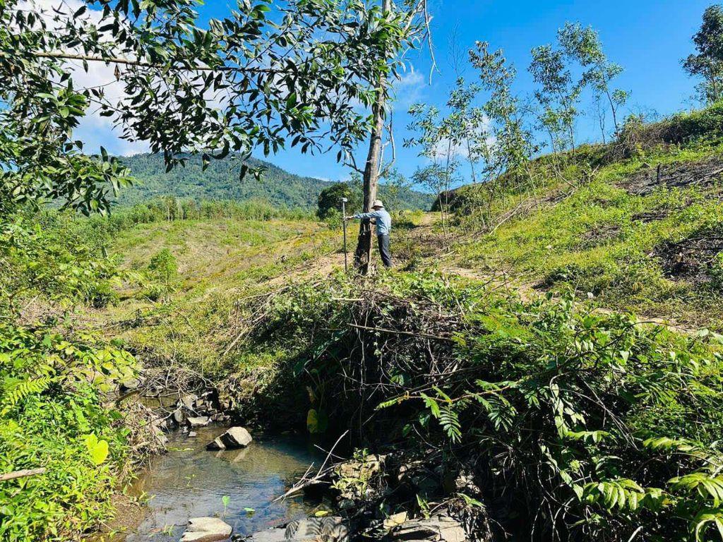 bán 2 hecta mặt tiền đường 300m đang làm đường nhựa gần ttam Khánh Vĩnh giá 175k/m2