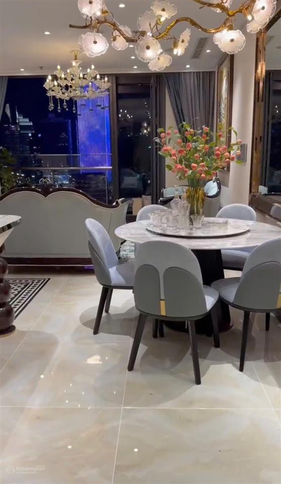 Vinhomes ba son bán căn 2pn view sông tầng trung, full nội thất, giá tốt