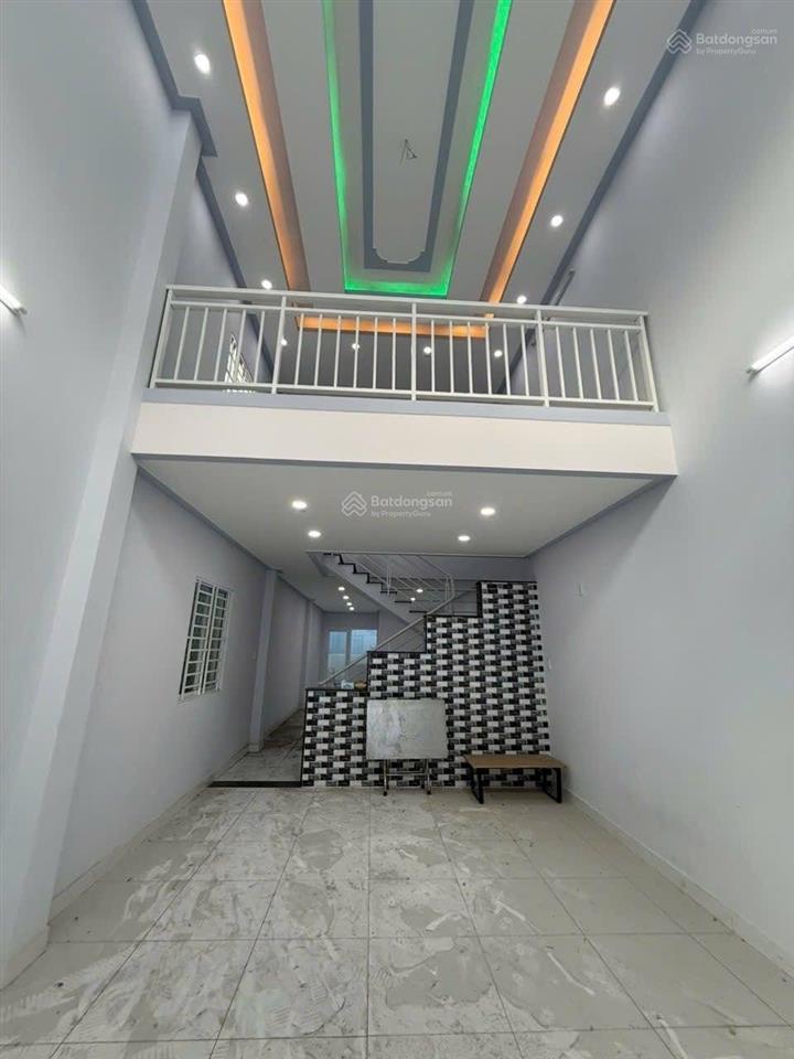 Gấp  hxh gò dầu  90m2 (5x18m)  2 tầng  3pn 2wc  1km ra aeon  chủ xây ở  nhà thật