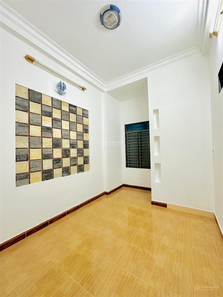 Hxh 8m thạch lam  p. phú thạnh  82m²(4x20,5)  công nhận đủ  4 tầng btct  4pn 4wc  3 mặt hẻm