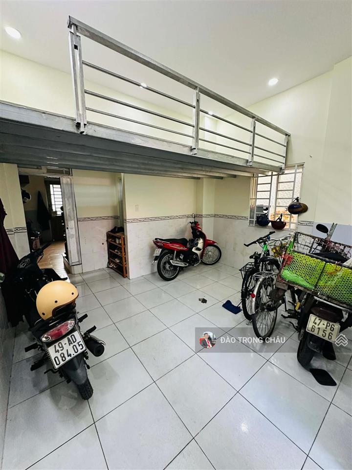 Siêu phẩm 8x10  sơn kỳ  3 tầng btct 6pn7wc  cho thuê 4pn  12tr  ngay đh công thương  aeonmall
