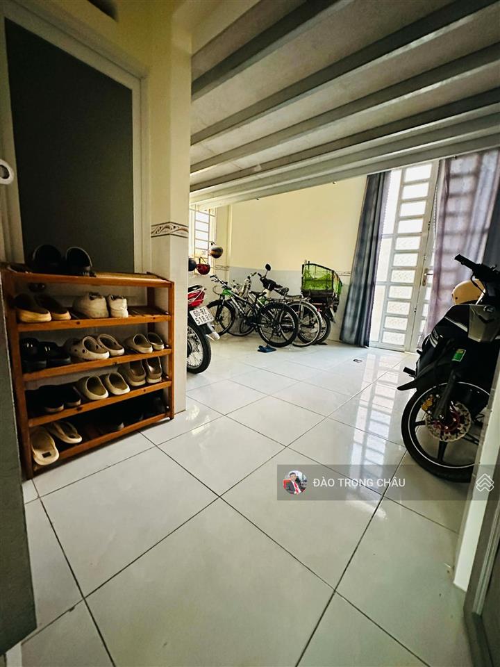 Siêu phẩm 8x10  sơn kỳ  3 tầng btct 6pn7wc  cho thuê 4pn  12tr  ngay đh công thương  aeonmall
