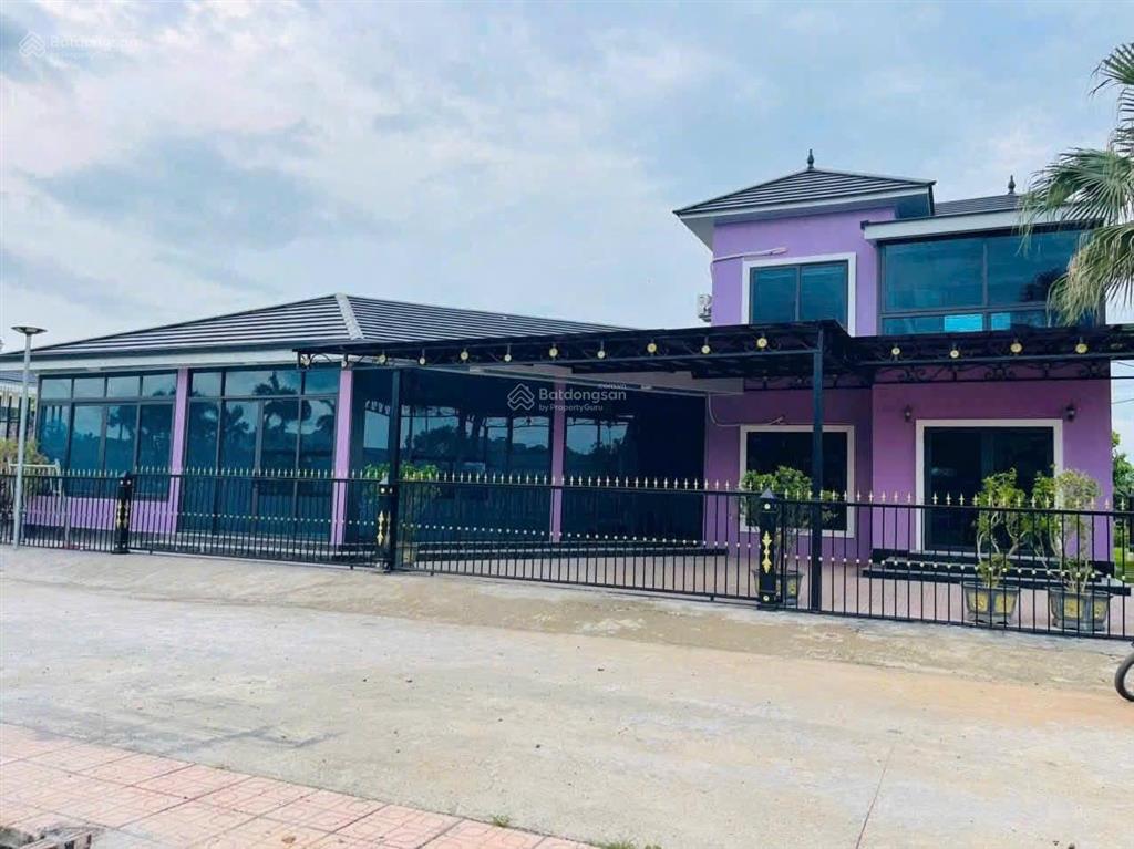 Bán gấp biệt thự nghỉ dưỡng 800m2 chỉ có vài tỷ tại nhuận trạch hoà bình