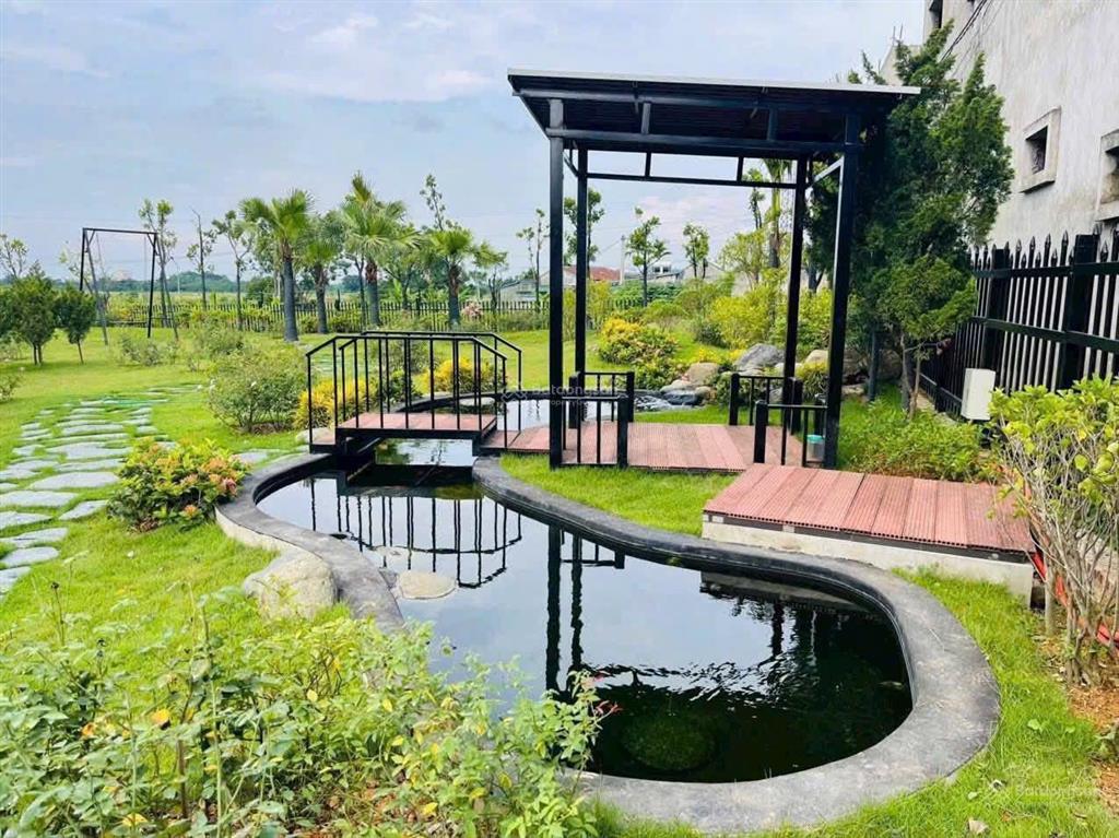 Bán gấp biệt thự nghỉ dưỡng 800m2 chỉ có vài tỷ tại nhuận trạch hoà bình