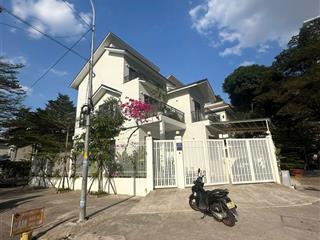 Cho thuê biệt thự góc 2 mặt tiền đối diện vivo city p.tân phong quận 7