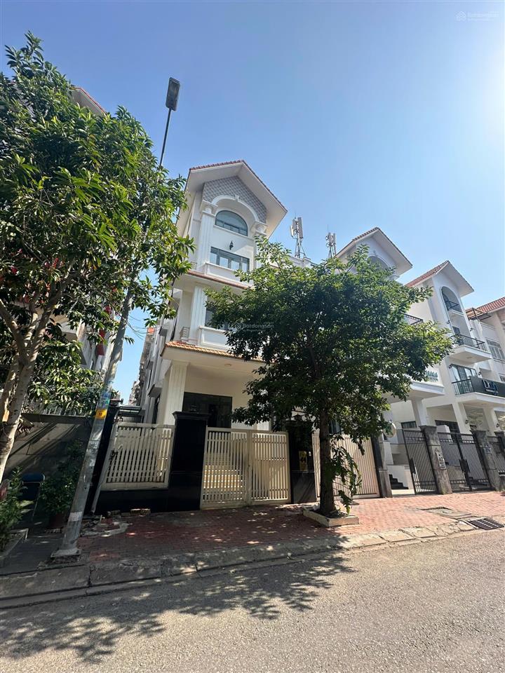Cho thuê biệt thự 200m2 thiết kế trống sàn kdc himlam, p. tân hưng, quận 7