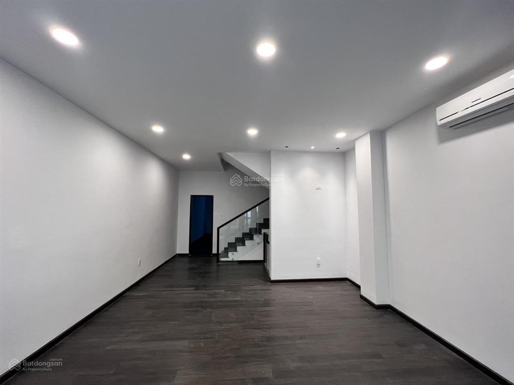 Cho thuê nhà hầm 3 lầu mặt tiền đường số 3 kdc him lam, p. tân hưng, quận 7