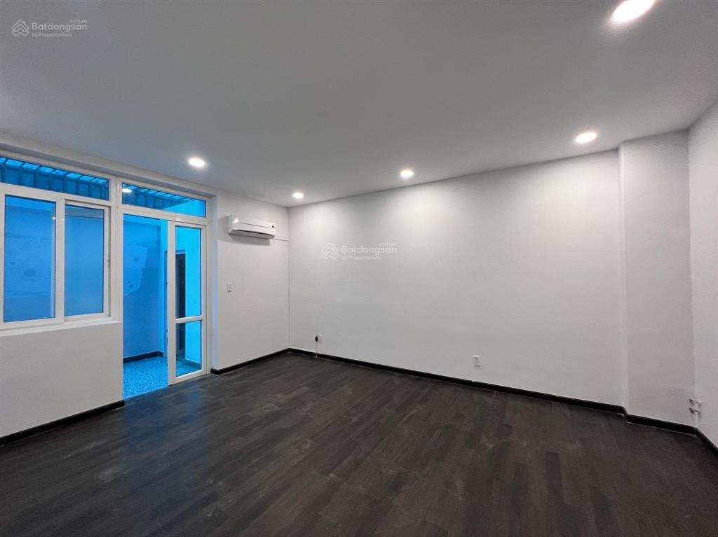 Cho thuê nhà hầm 3 lầu mặt tiền đường số 3 kdc him lam, p. tân hưng, quận 7