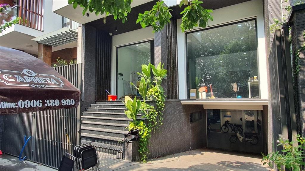 Cho thuê văn phòng mặt bằng tầng trệt 7,5x20m kdc himlam p. tân hưng q7