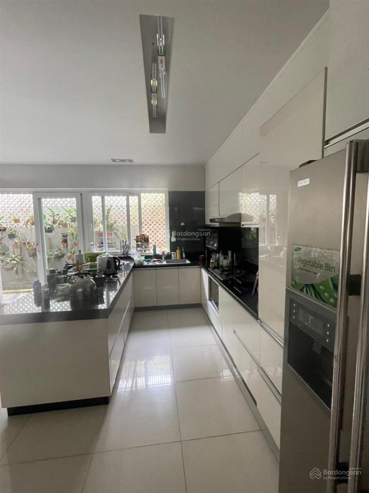 Cho thuê biệt thự hầm 3 lầu full nội thất kdc him lam p. tân hưng quận 7