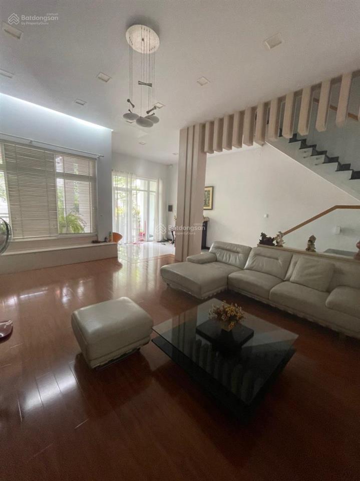 Cho thuê biệt thự hầm 3 lầu full nội thất kdc him lam p. tân hưng quận 7