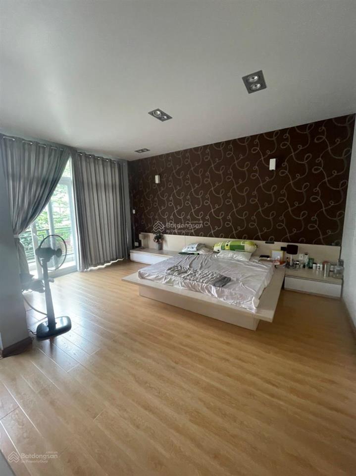 Cho thuê biệt thự hầm 3 lầu full nội thất kdc him lam p. tân hưng quận 7
